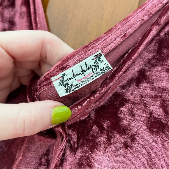 BY FREE PEOPLE Velvet Crop Top!❤️🎁 - Picture 4 of 7